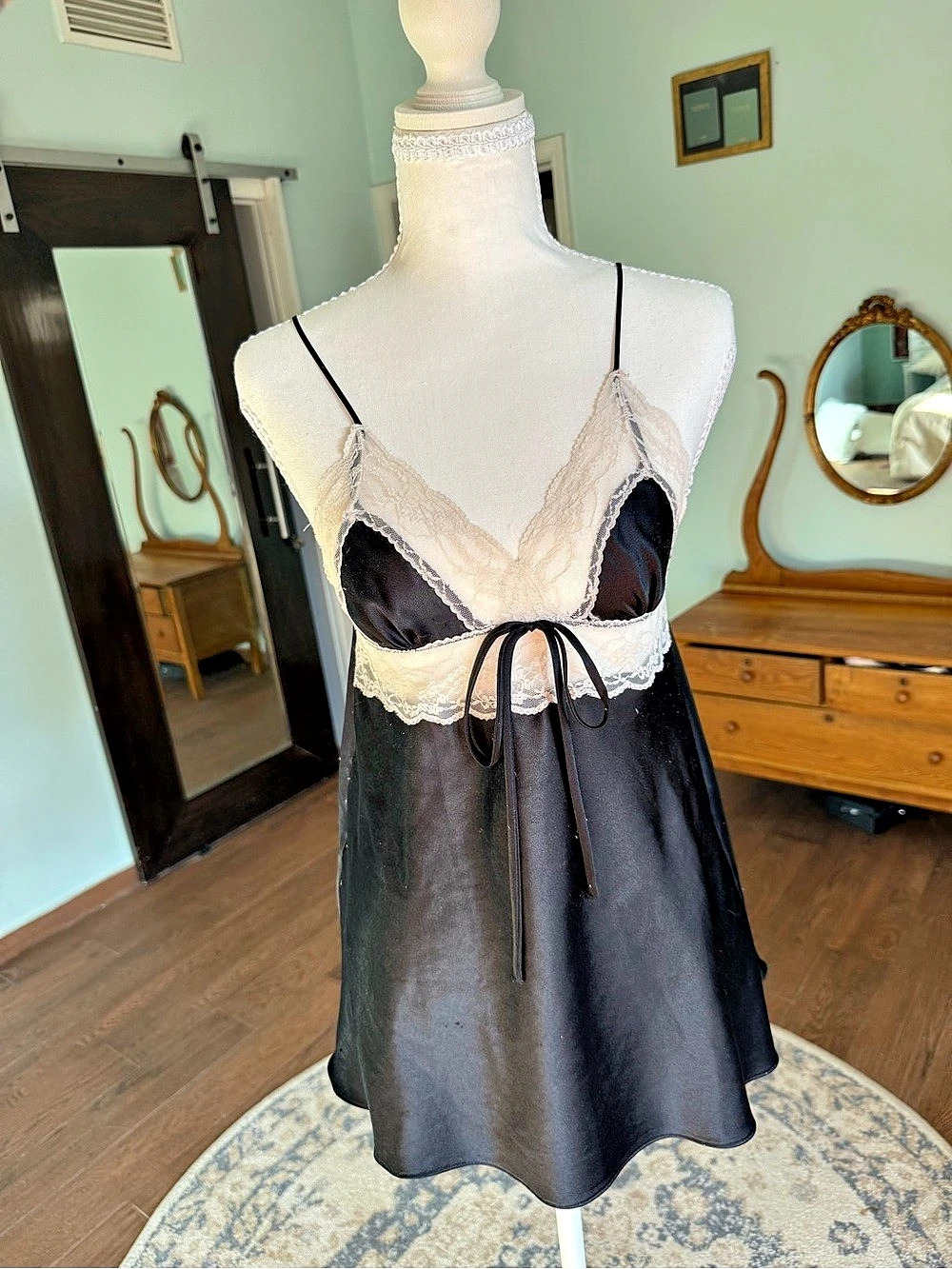 Victoria’s Secret Small Tease Lace Mini Slip Dress Lace Trim Size Small